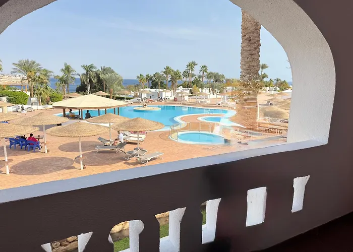 Coral Bay Private Harem Pool